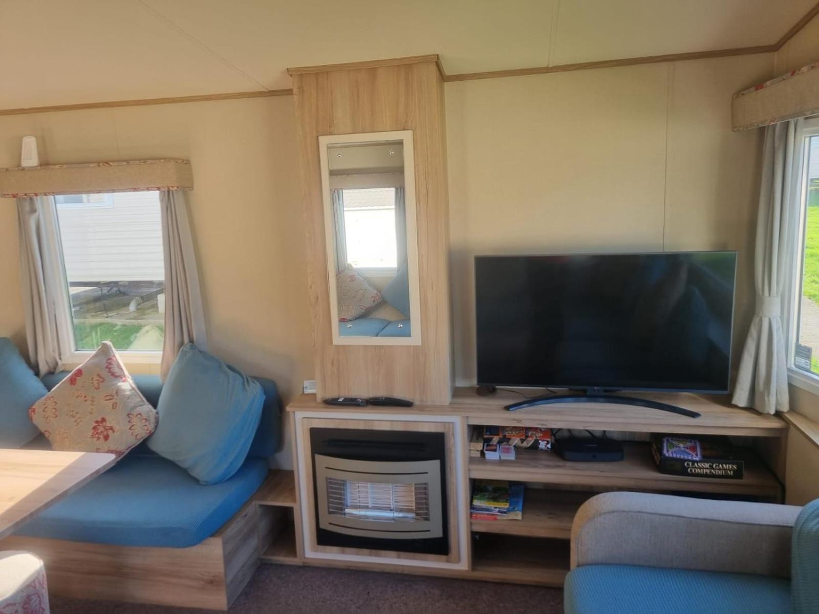 Newquay Bay Porth Caravan - 6 Berth Екстериор снимка